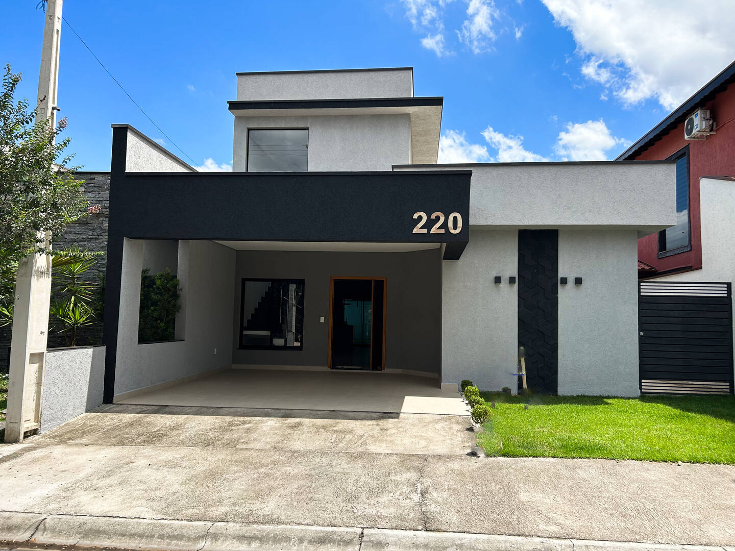 Casa a venda Planejados | 3 Suítes com Closet | Condomínio Tecoara