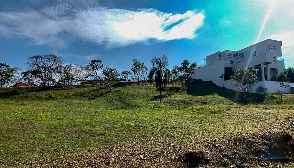 TERRENO COM MAIS DE 1.000 M² EM CONDOMÍNIO NA CIDADE DE TAUBATÉ/SP