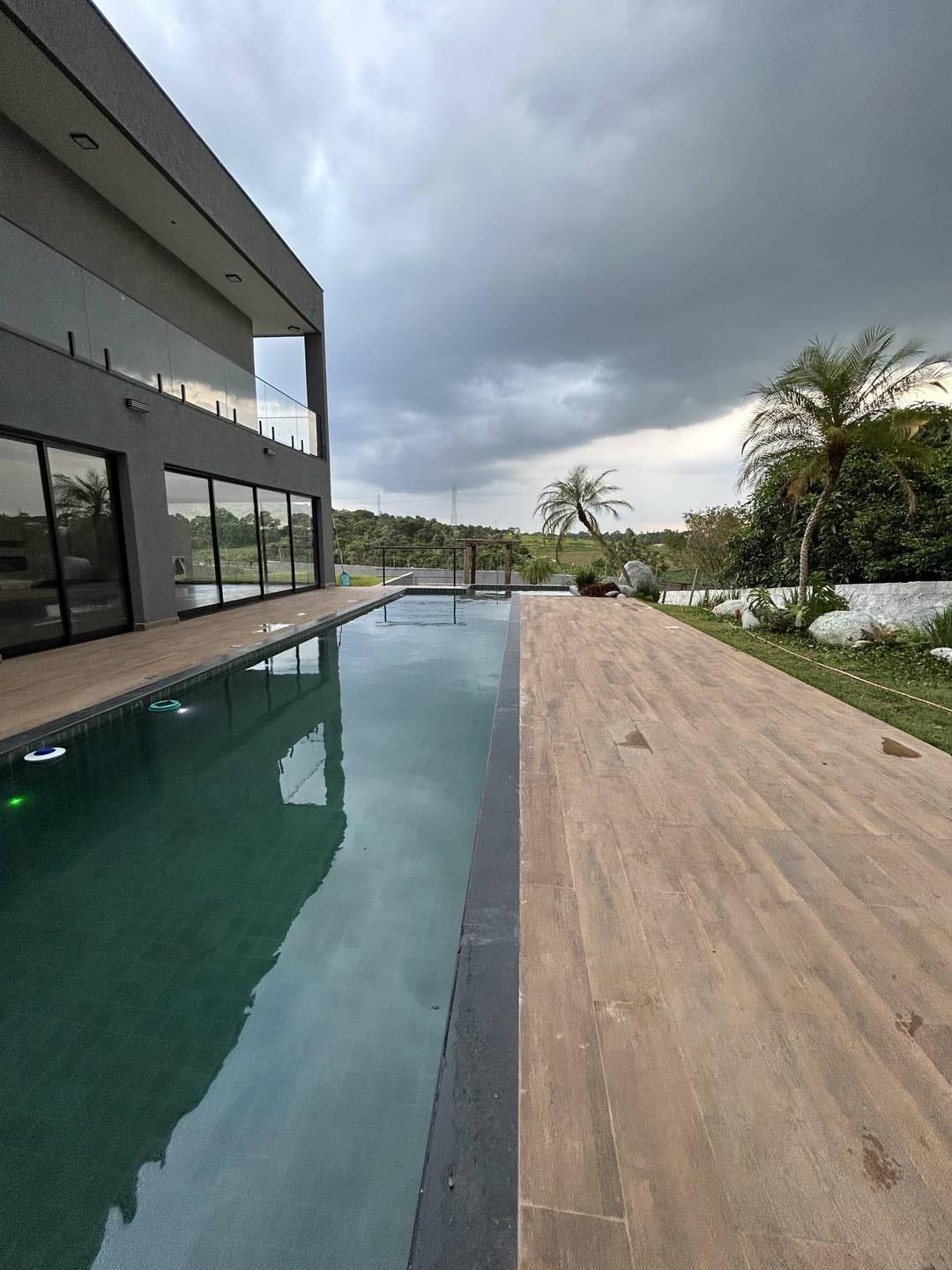 CASA COM 4 SUÍTES NO CONDOMÍNIO RESERVA ALTOS DO CATAGUÁ EM TAUBATÉ