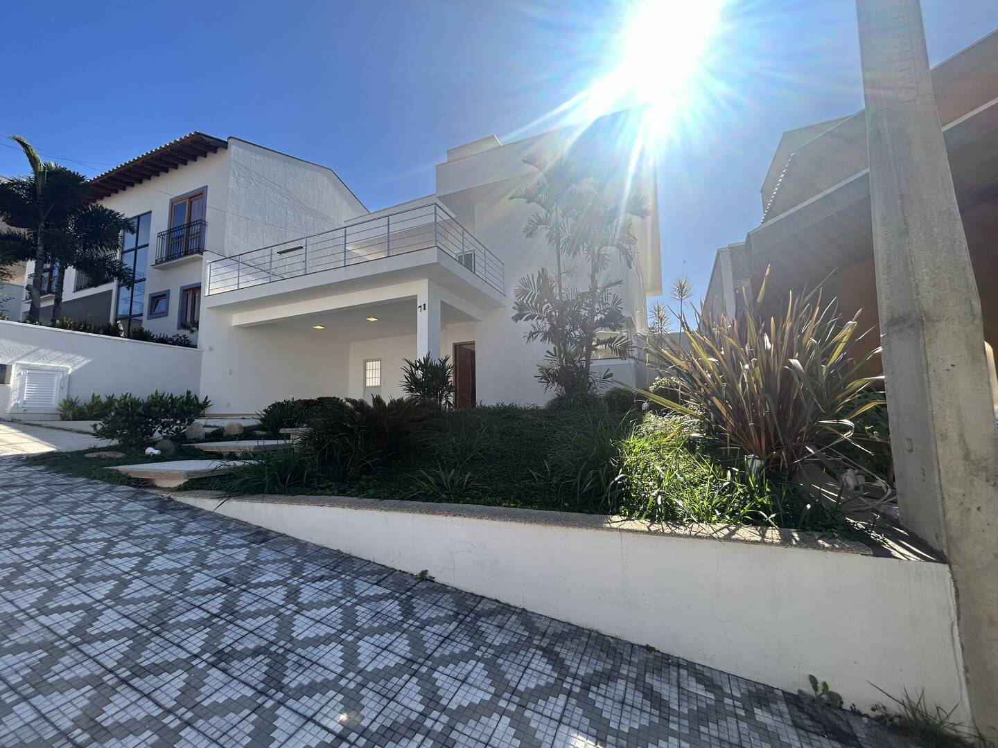 CASA COM 3 QUARTOS NO CONDOMÍNIO FECHADO COLINAS DO BELÉM EM TAUBATÉ