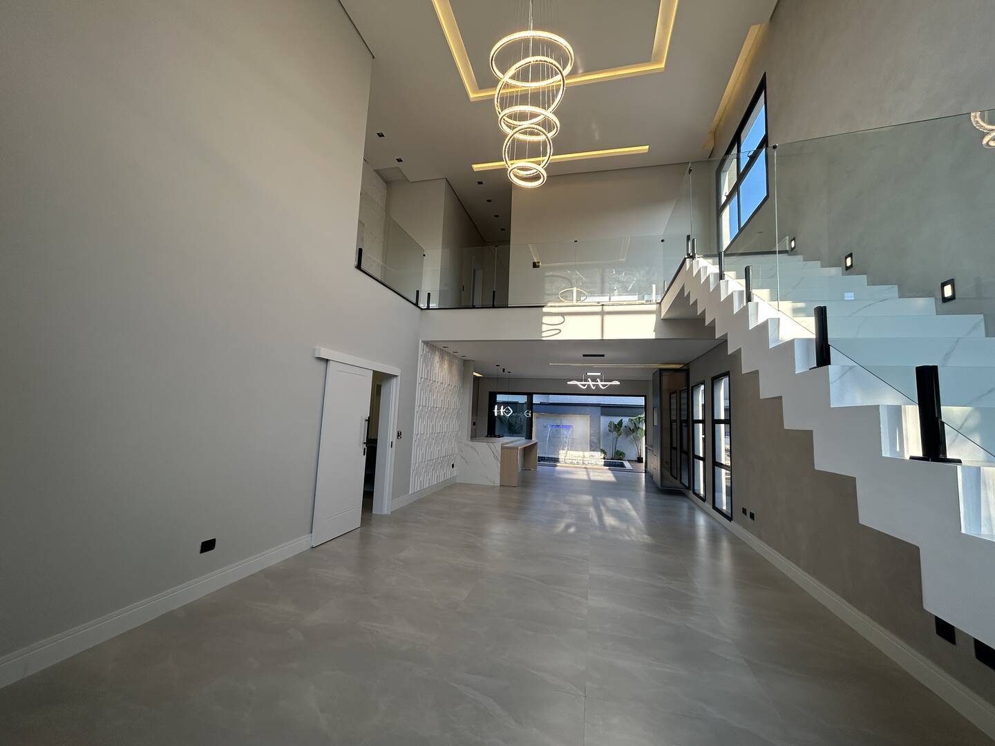 CASA COM 4 QUARTOS SUÍTES CONDOMÍNIO OUROVILLE EM TAUBATÉ SP