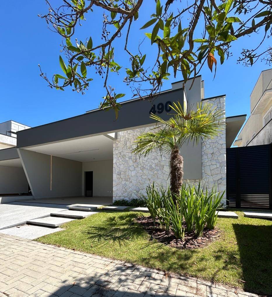 Casa Térrea com 3 suítes no Condomínio Ouroville em Taubaté