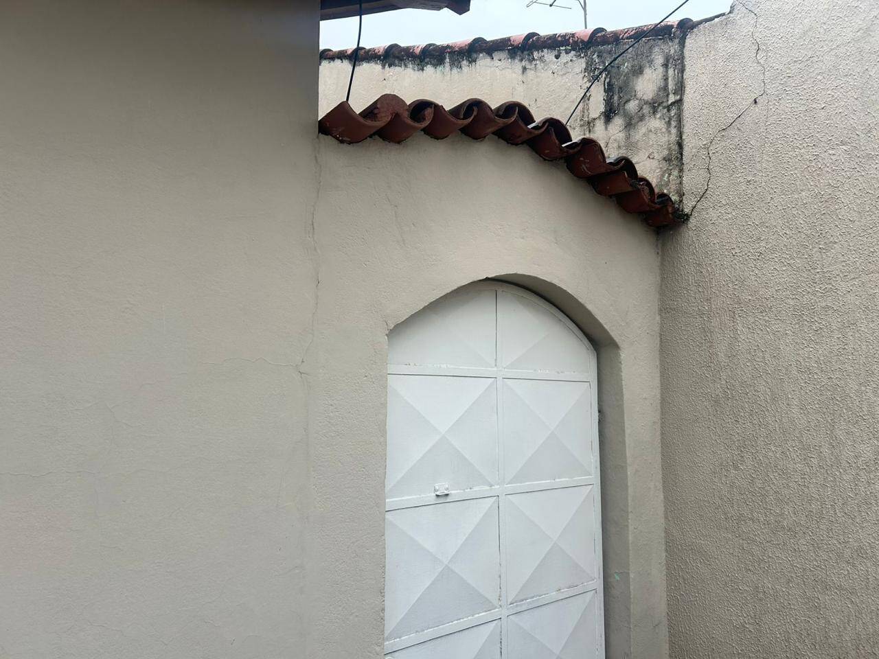 Estrada Lateral