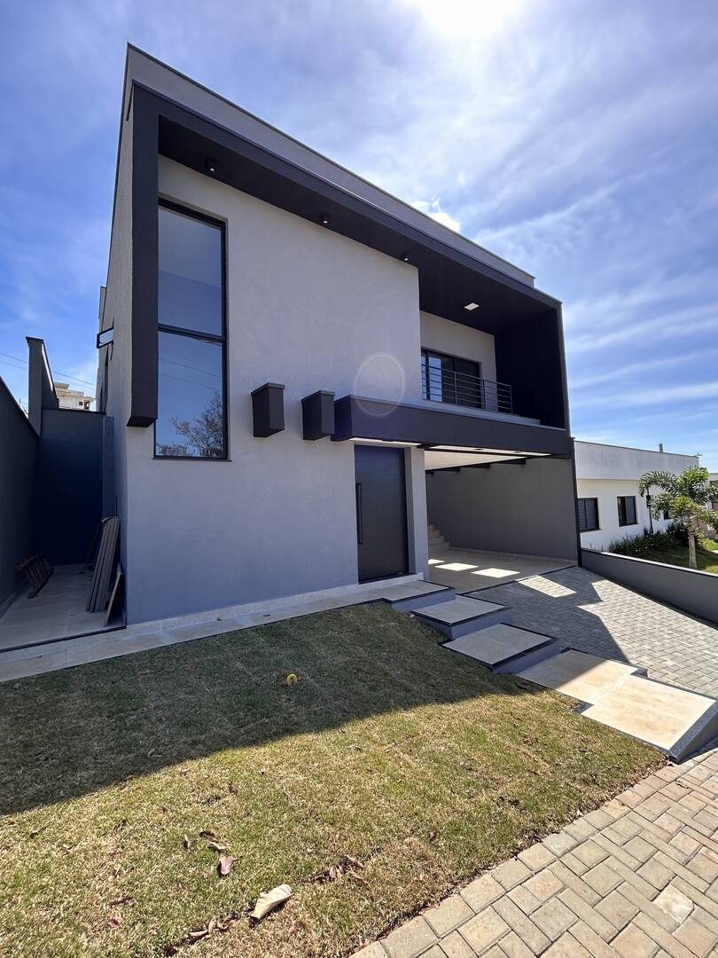 Casa com 3 suítes no Condomínio Cataguá Way em Taubaté