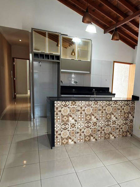 Casa 2 quartos com suíte e 2 vagas no Condomínio São José em Taubaté