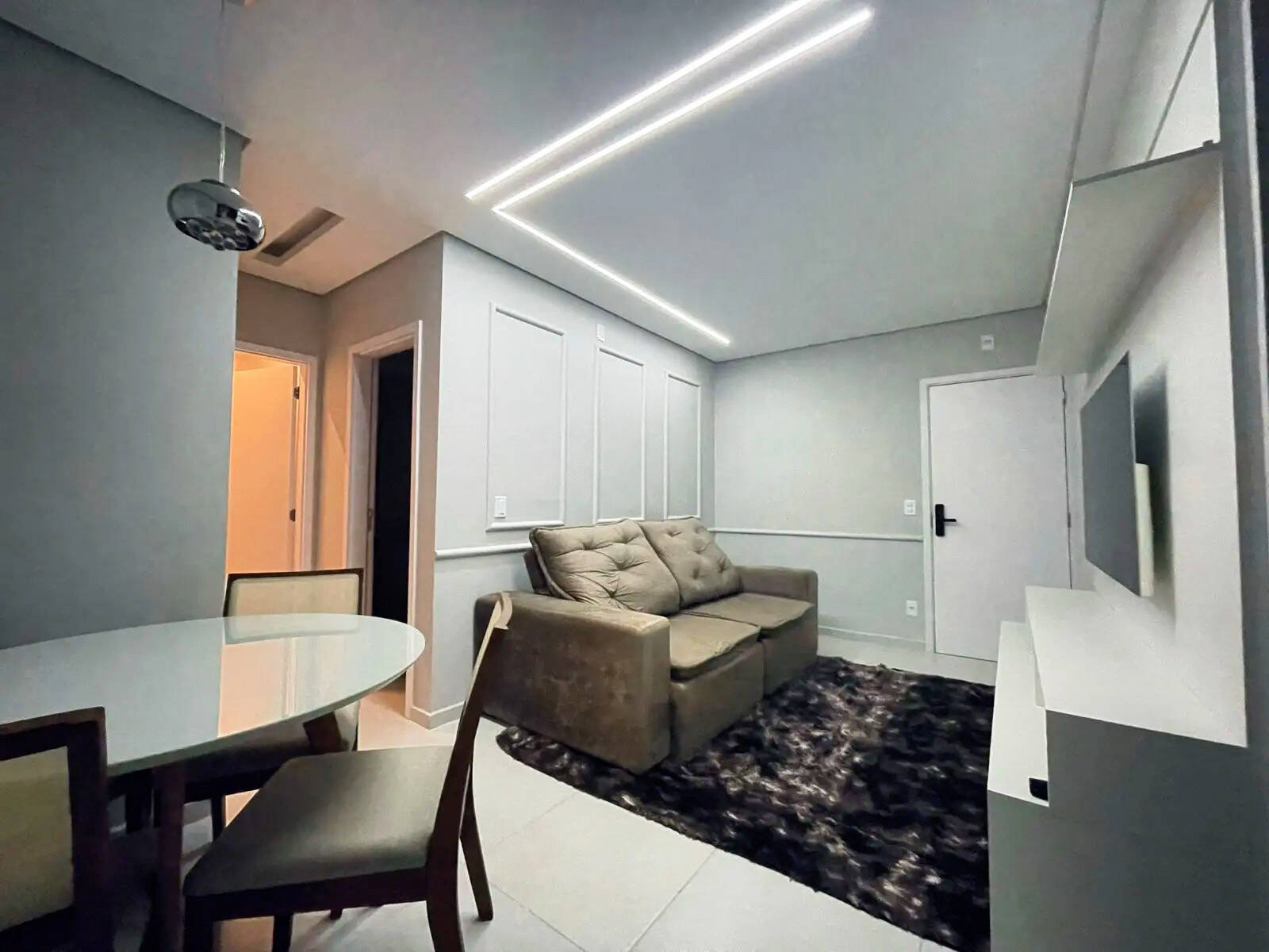 Apartamento 2 quartos com suíte e varanda no Edifício Allure em Taubaté