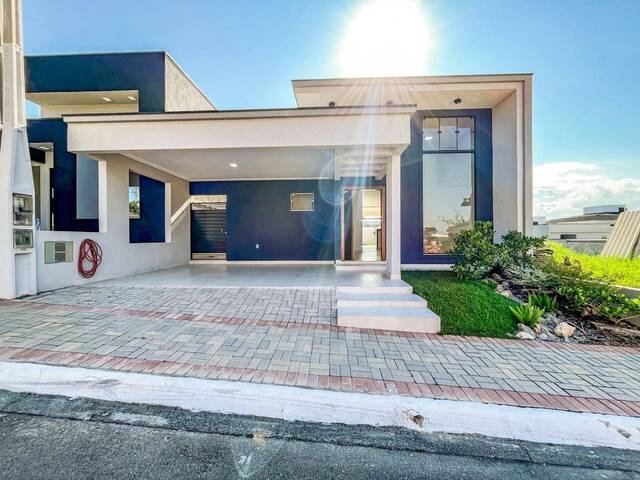 #99 - Casa para Venda em Tremembé - SP