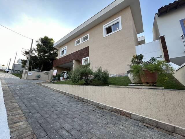 #102 - Casa para Venda em Taubaté - SP