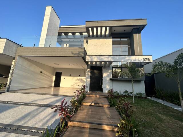 #150 - Casa para Venda em Taubaté - SP