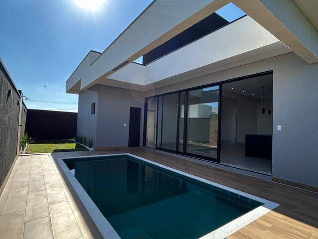 Piscina com Cascata