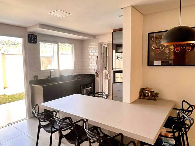 #247 - Casa em condomínio para Locação em Taubaté - SP